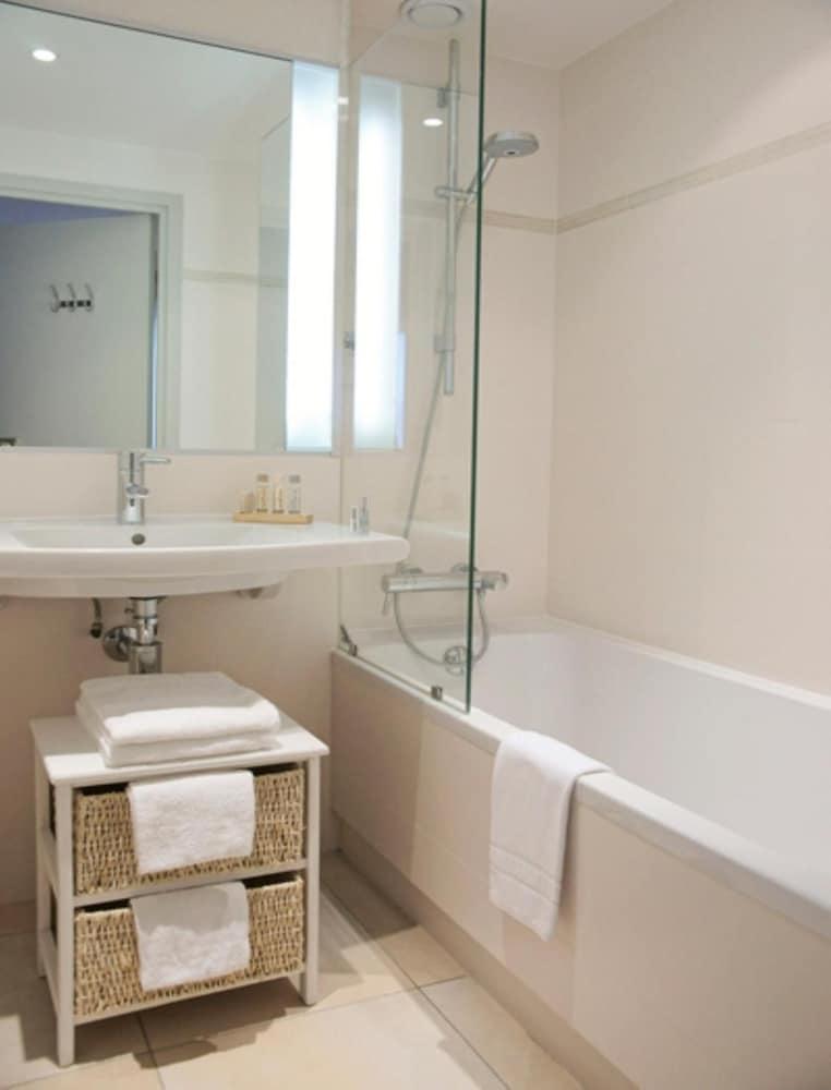 Hotel Apollinaire Parijs